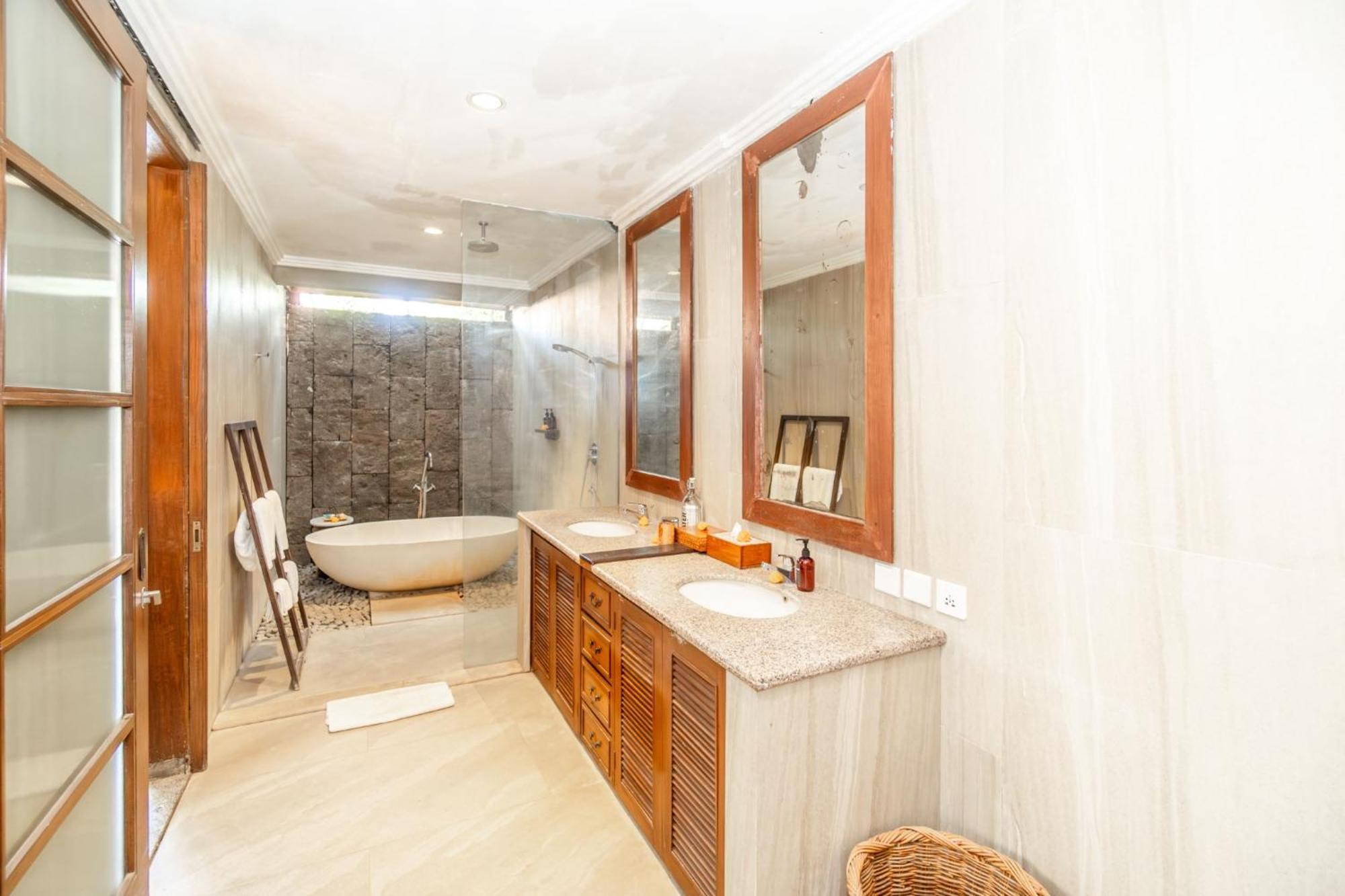 Kecapi Villa Seminyak By Ini Vie Hospitality Zewnętrze zdjęcie