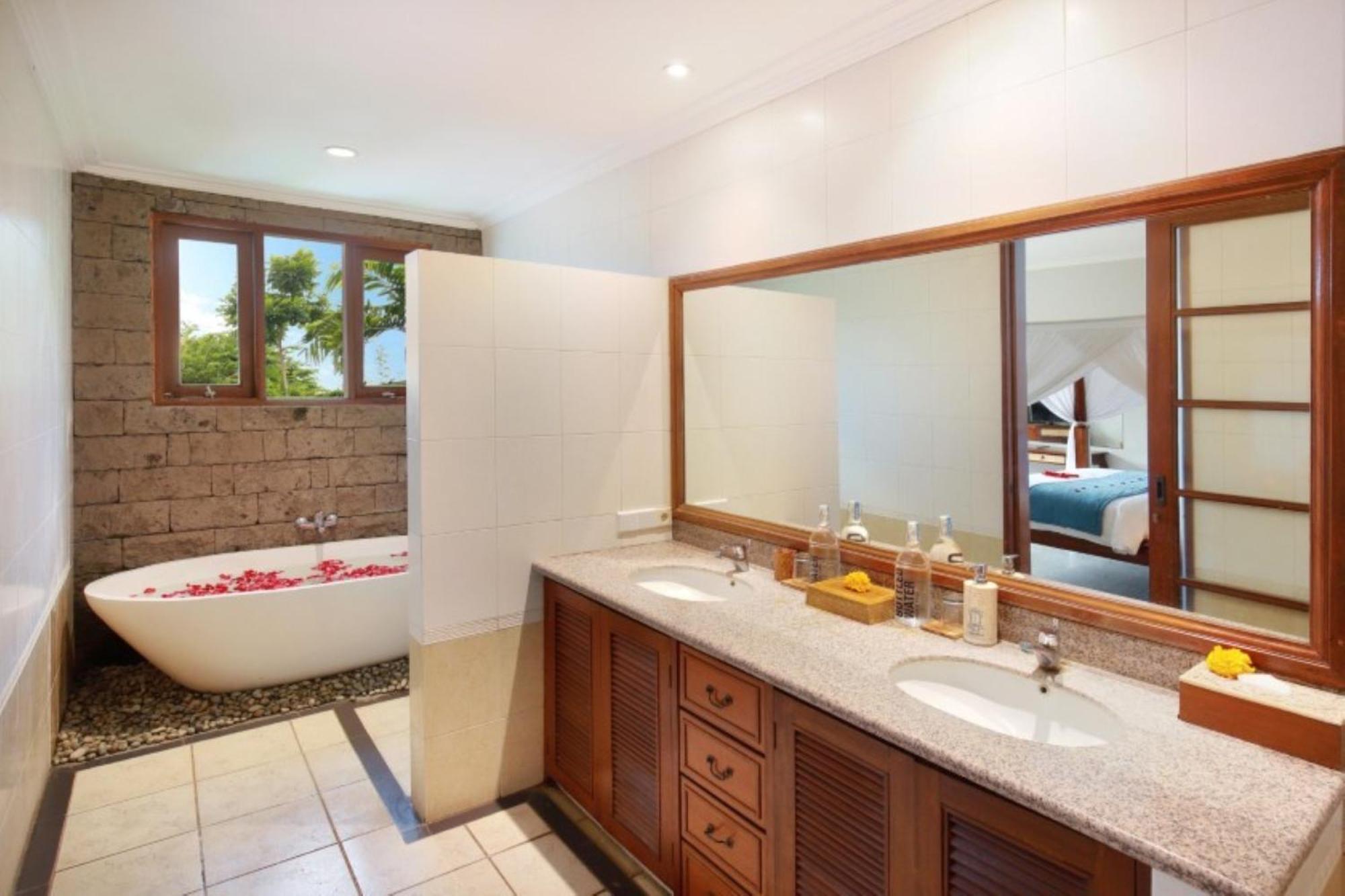 Kecapi Villa Seminyak By Ini Vie Hospitality Zewnętrze zdjęcie