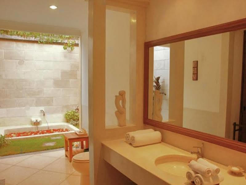 Kecapi Villa Seminyak By Ini Vie Hospitality Zewnętrze zdjęcie